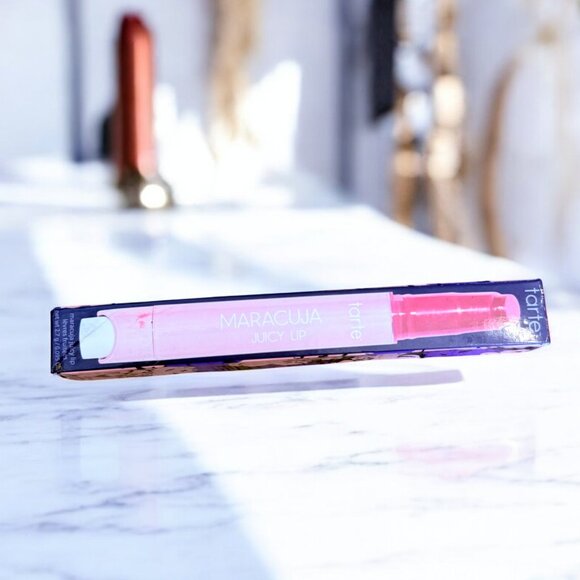 Tarte NIB Maracuja Juicy Lip Hydrating Balm Gloss in Strawberry Shade - Picture 4 of 10